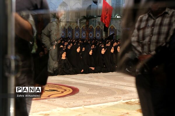 آیین افتتاحیه سراسری راهیان نوردانش آموزی کشوری در حرم مطهر امام(ره)