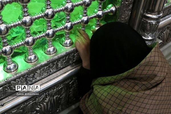 آیین افتتاحیه سراسری راهیان نوردانش آموزی کشوری در حرم مطهر امام(ره)