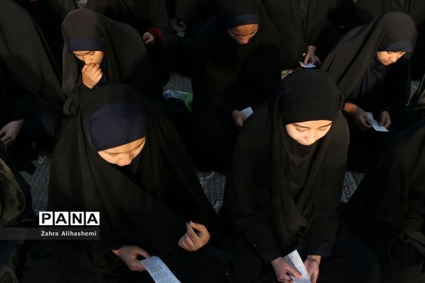 آیین افتتاحیه سراسری راهیان نوردانش آموزی کشوری در حرم مطهر امام(ره)