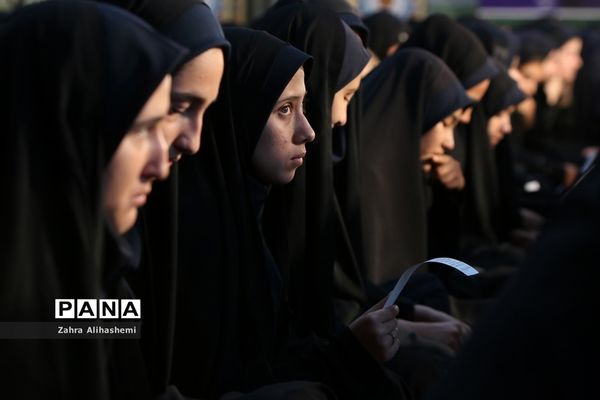 آیین افتتاحیه سراسری راهیان نوردانش آموزی کشوری در حرم مطهر امام(ره)