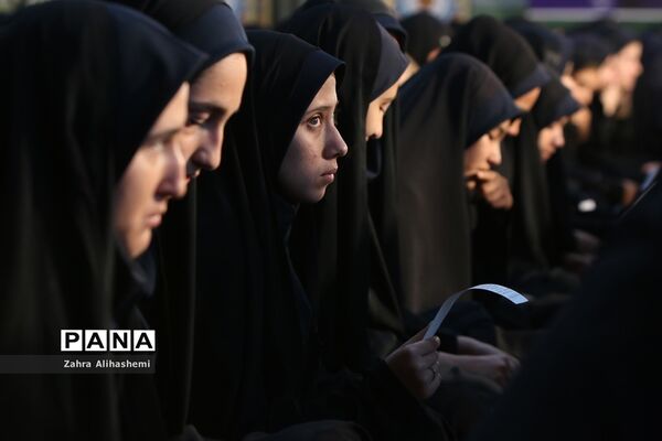 آیین افتتاحیه سراسری راهیان نوردانش آموزی کشوری در حرم مطهر امام(ره)