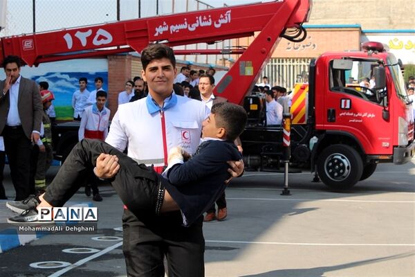 مانور پدافند غیرعامل در شهرستان بهارستان