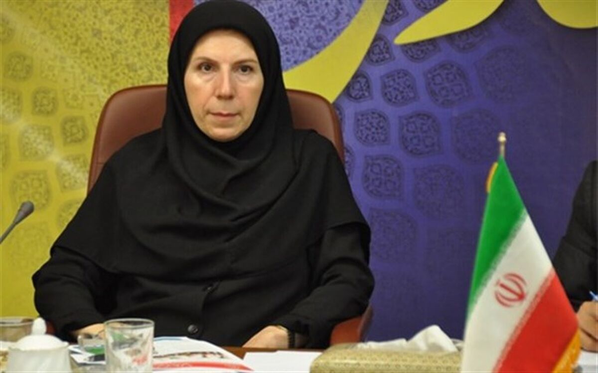 مشاور وزیر صنعت:  امضاهای طلایی وضع  اقتصاد را بدتر خواهد کرد