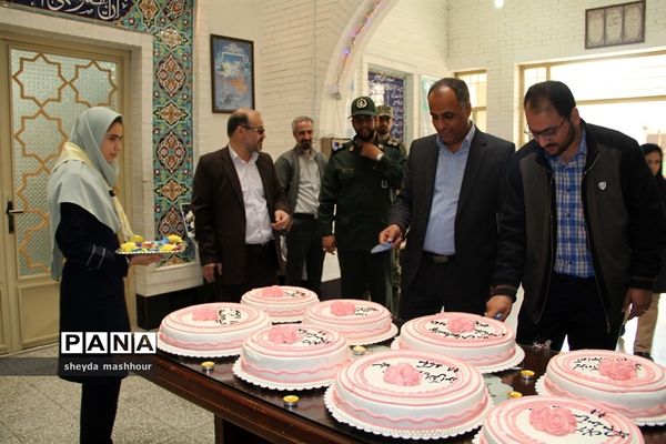 نواخته شدن زنگ استکبار ستیزی در مدارس شهرری