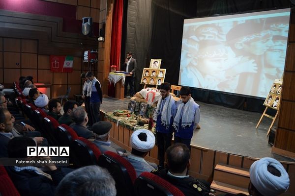 برگزاری یادواره شهدای دانش آموز و فرهنگیان شهرستان فیروزکوه