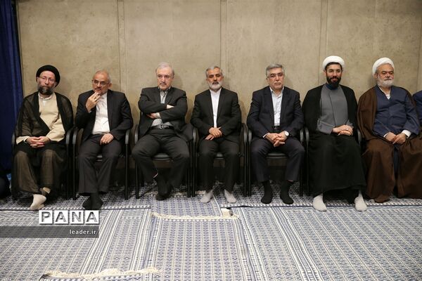 دیدار هزاران نفر از دانش‌آموزان و دانشجویان  با رهبر انقلاب اسلامی