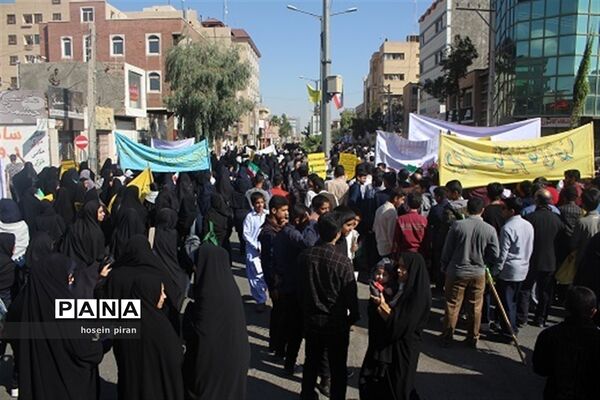 حضور پرشور دانش آموزان زاهدانی در راهپیمایی 13 آبان