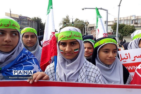 حضور تشکل‌ها در راهپیمایی 13 آبان