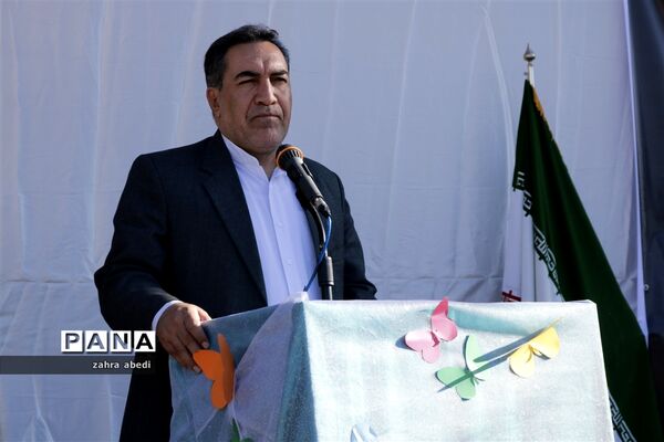 نواخته شدن زنگ استکبارستیزی در مدارس فارس