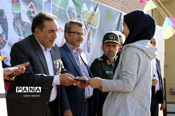 نواخته شدن زنگ استکبارستیزی در مدارس فارس