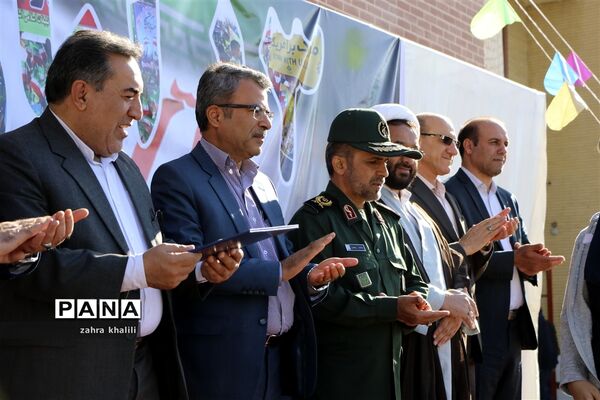نواخته شدن زنگ استکبارستیزی در مدارس فارس