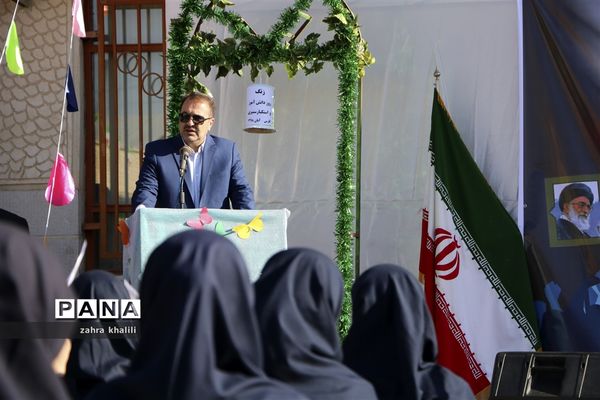 نواخته شدن زنگ استکبارستیزی در مدارس فارس