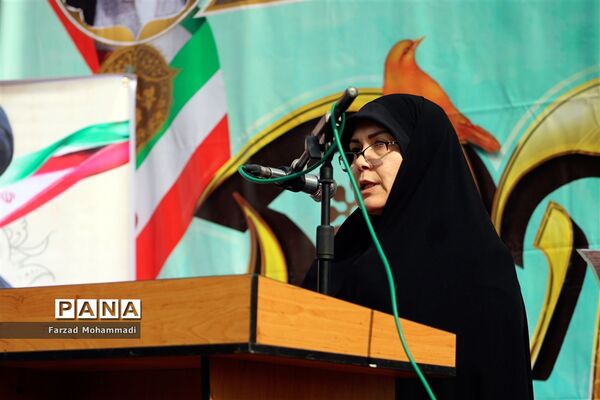 راهپیمایی یوم الله ۱۳ آبان در چهاردانگه
