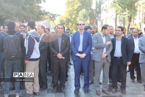 ١٣ آبان یک روز تاریخی برای مردم ایران
