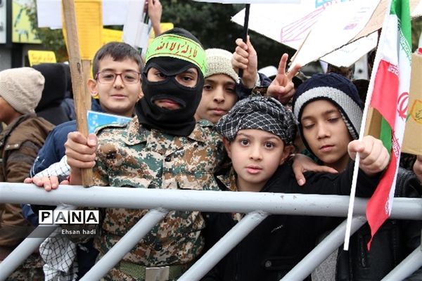 راهپیمایی ضداستکباری ۱۳ آبان