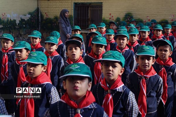 نواختن زنگ استکبار ستیزی در چهاردانگه