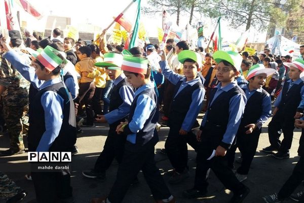 راهپیمایی روز ملی مبارزه با استکبار جهانی در فردوس