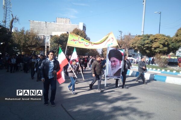 راهپیمایی روز ملی مبارزه با استکبار در شهرستان اسدآباد