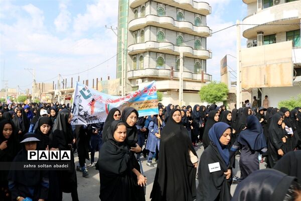 حضور پرشور دانش‌آموزان ایرانشهری در راهپیمایی 13 آبان