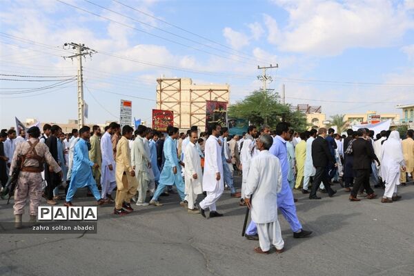 حضور پرشور دانش‌آموزان ایرانشهری در راهپیمایی 13 آبان
