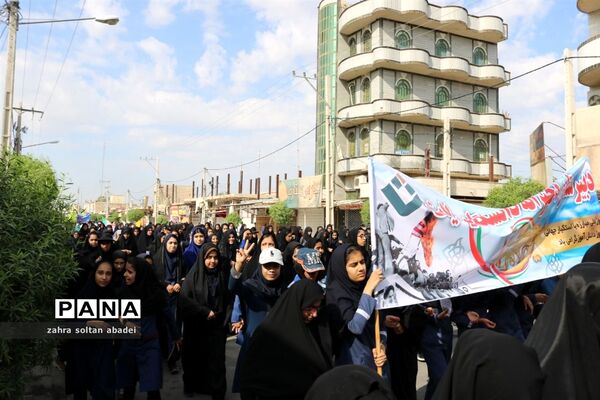 حضور پرشور دانش‌آموزان ایرانشهری در راهپیمایی 13 آبان