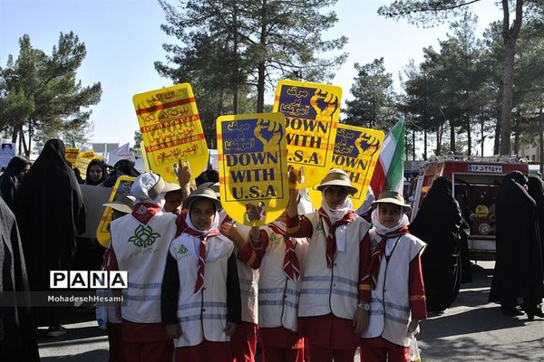 حضور با شکوه مردم در راهپیمایی 13 آبان