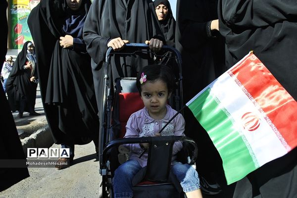 حضور با شکوه مردم در راهپیمایی 13 آبان