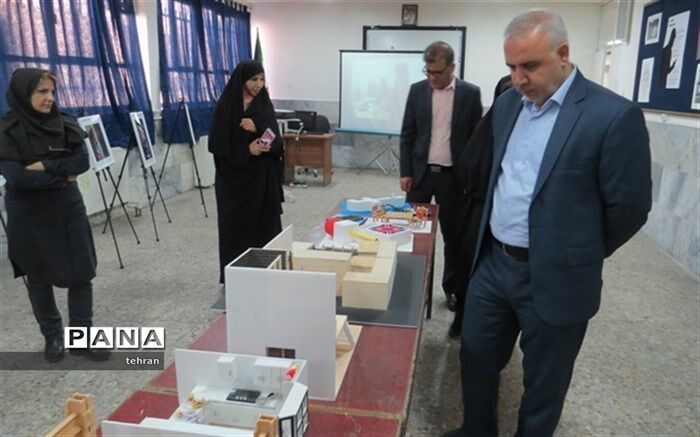 برگزاری نمایشگاه دانش‌آموزی به مناسبت هفته پدافند غیرعامل در منطقه۶