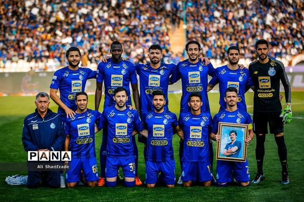 دیدار تیم‌های استقلال و صنعت نفت آبادان