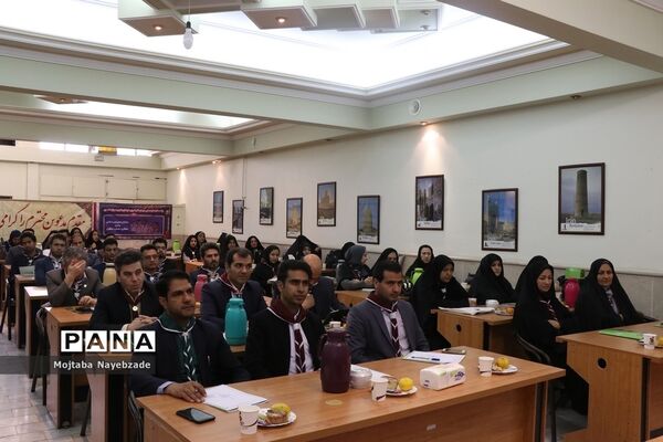 برگزاری نشست کارشناسان و رابطان پانای سازمان دانش‌آموزی خراسان رضوی در مشهد