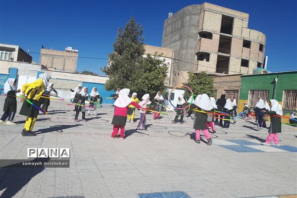 برگزاری المپیاد ورزشی درون مدرسه ای در نی ریز
