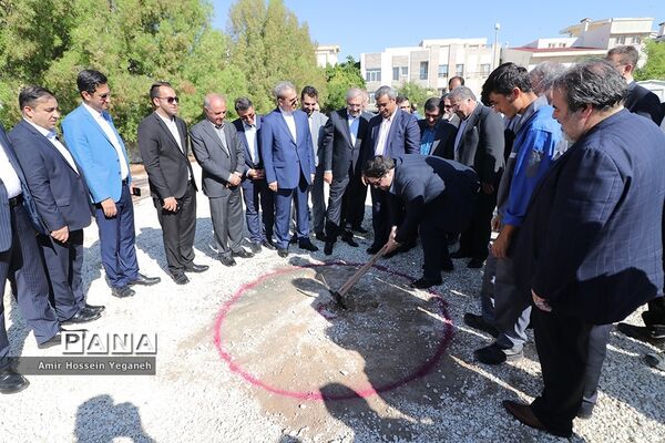 مراسم کلنگ زنی دو طرح عمرانی در جزیره کیش به مناسبت روز کیش