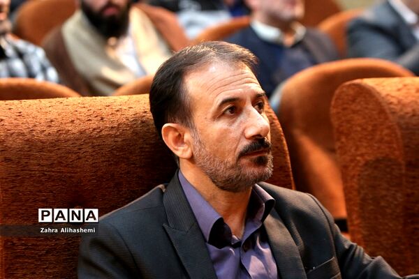 تجلیل از معاونان پرورشی و تربیت بدنی منطقه 17