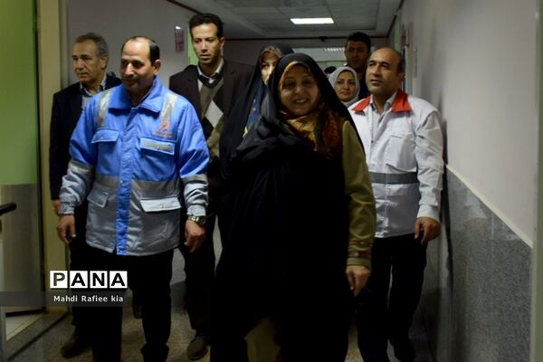 بازدید معاون رئیس جمهوری از مناطق زلزله زده سراب