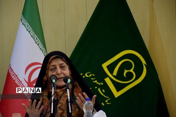 بازدید معاون رئیس جمهوری از مناطق زلزله زده سراب
