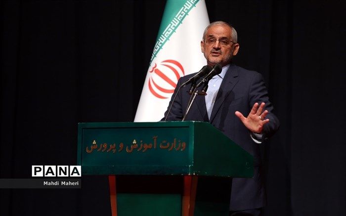 وزیر آموزش و پرورش: کنکور، مانع مهمی در مسیر تربیت فرهنگی دانش‌آموزان است