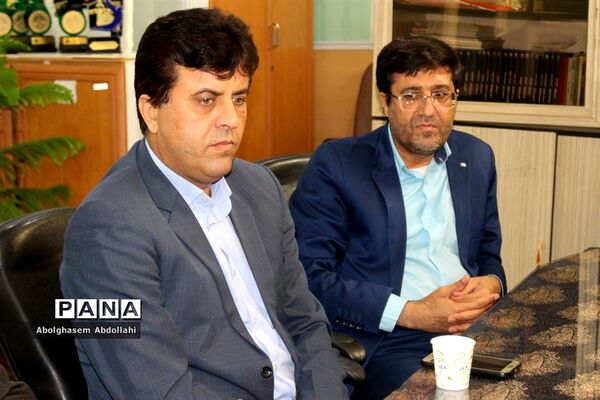 نشست هم‌اندیشی مدیرکل آموزش و پرورش استان بوشهر با مدیر و کارکنان سازمان دانش‌آموزی