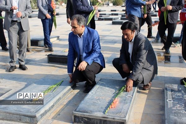 عطر افشانی مزار شهدای شهرستان اسلامشهر به مناسبت افتتاح هفته فرهنگی