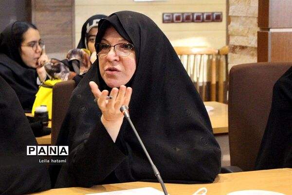 دومین نشست هم‌اندیشی فرماندار تبریز با رابطین امور بانوان ادارات