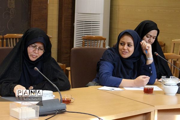 دومین نشست هم‌اندیشی فرماندار تبریز با رابطین امور بانوان ادارات
