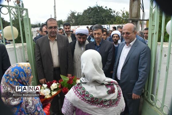 مراسم واگذاری ۱۲۵۰ فقره اسناد املاک علوی در بهنمیر