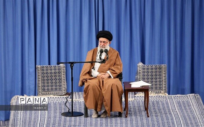 دیدار مسئولان نظام و میهمانان کنفرانس وحدت اسلامی‌ با رهبر انقلاب