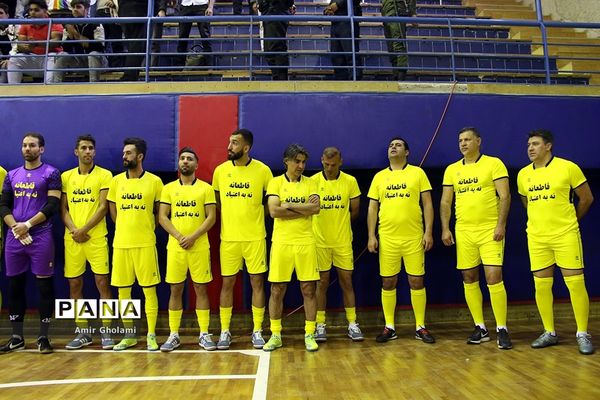 دیدار تیم منتخب قهرمانان ملی فوتبال با متخب تیم‌های محله هرندی