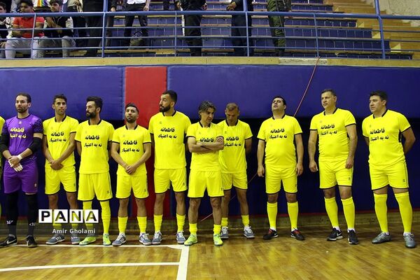 دیدار تیم منتخب قهرمانان ملی فوتبال با متخب تیم‌های محله هرندی