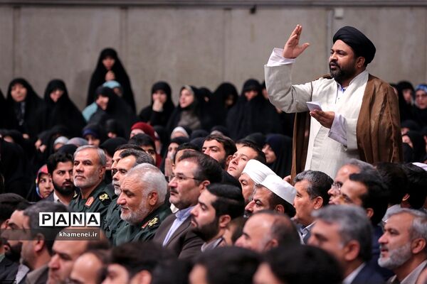 دیدار مسئولان نظام و میهمانان کنفرانس وحدت اسلامى‌ با مقام معظم رهبری