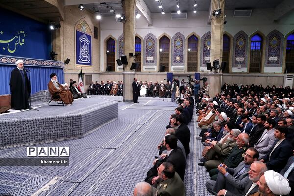 دیدار مسئولان نظام و میهمانان کنفرانس وحدت اسلامى‌ با مقام معظم رهبری