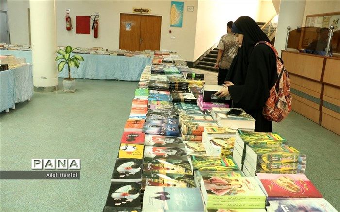 رئیس خانه کتاب: دانش‌آموزان سال آینده از تخفیف خرید کتاب برخوردار می‌شوند