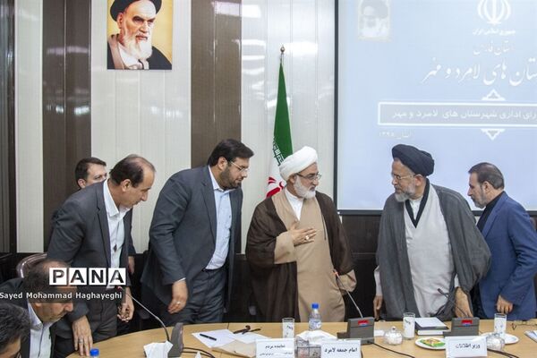 واعظی و علوی در جلسه شورای اداری شهرستان های لامرد و مهر