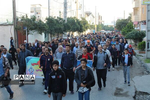 همایش پیاده‌روی خانوادگی در قائمشهر