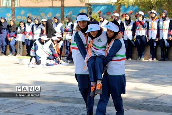 مانور پدافند غیرعامل در آموزشگاه نمونه تقوی شهرستان بیرجند